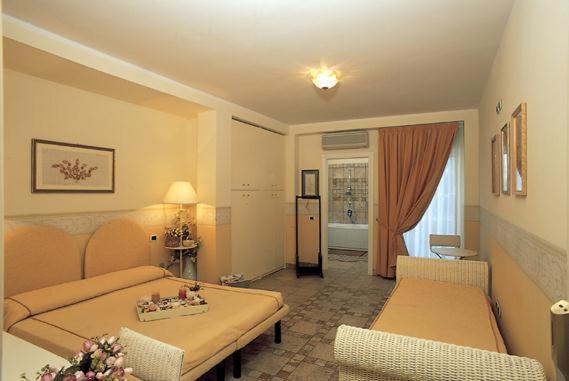Hotel Marconi San Benedetto del Tronto Buitenkant foto